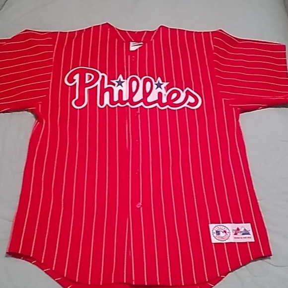 black phillies jersey